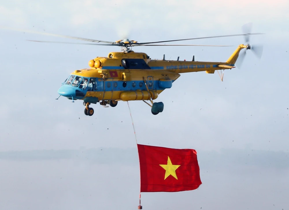 Diễu binh Kỷ niệm 80 năm Quốc khánh 2-9: Biên đội trực thăng bay qua Quảng trường Ba Đình - Ảnh 5.
