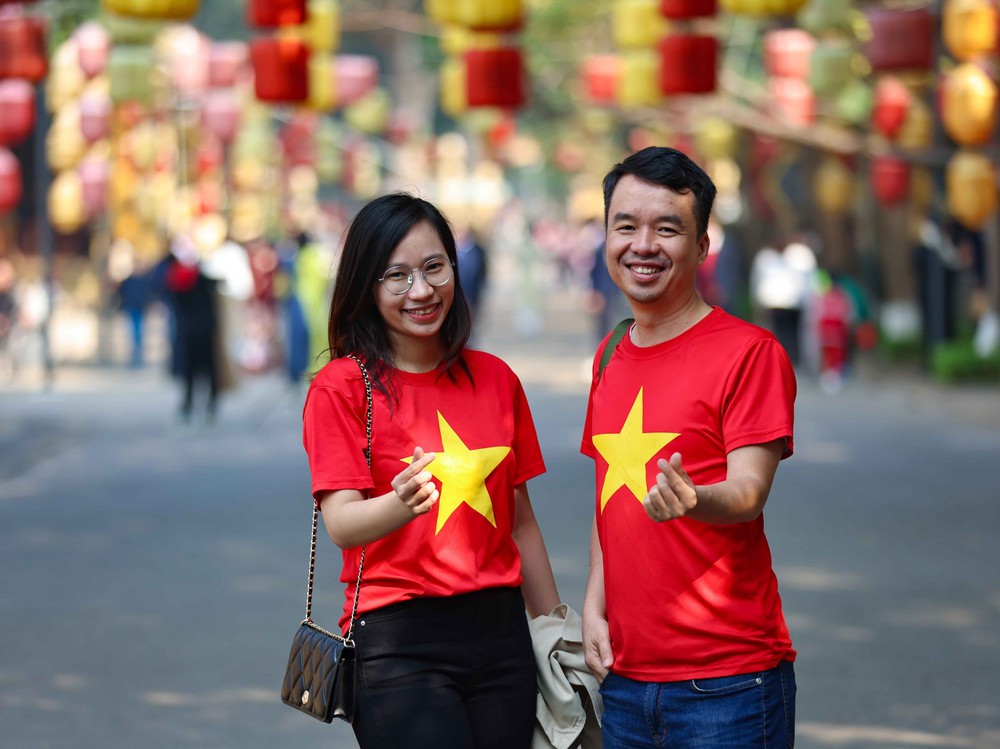 Du lịch Hà Nội 'bùng nổ' dịp đại lễ 2/9: Đón hơn 2 triệu lượt khách, doanh thu tăng 80% - Ảnh 2. Du lịch Hà Nội 'bùng nổ' dịp đại lễ 2/9: Đón hơn 2 triệu lượt khách, doanh thu tăng 80% - Ảnh 2.