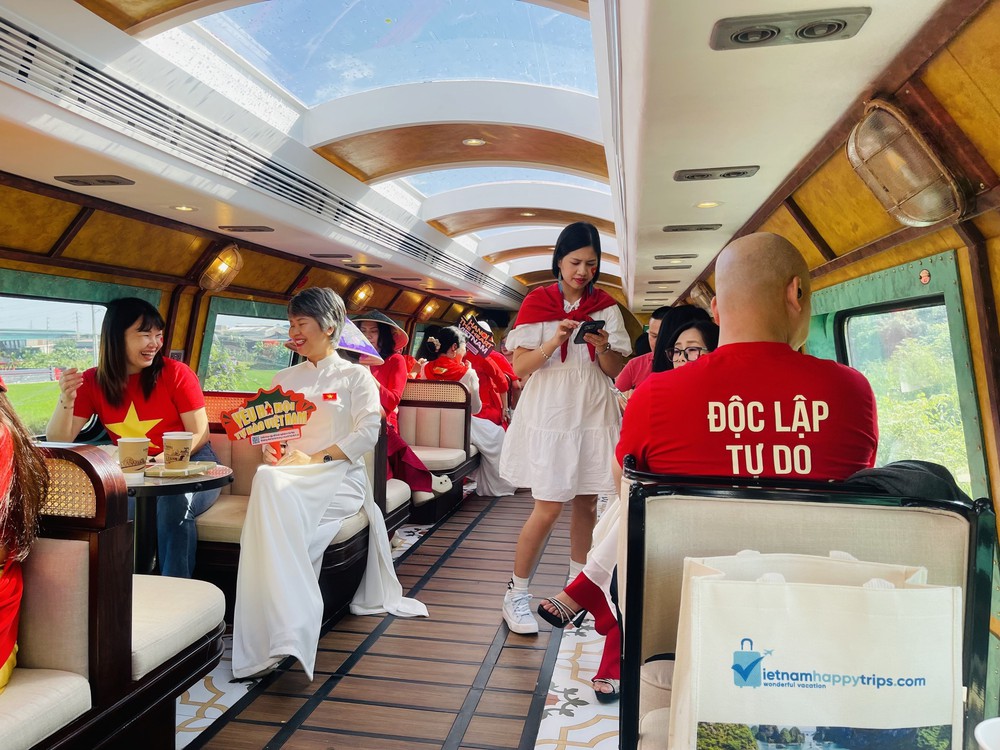 Du lịch Hà Nội 'bùng nổ' dịp đại lễ 2/9: Đón hơn 2 triệu lượt khách, doanh thu tăng 80% - Ảnh 4. Du lịch Hà Nội 'bùng nổ' dịp đại lễ 2/9: Đón hơn 2 triệu lượt khách, doanh thu tăng 80% - Ảnh 4.