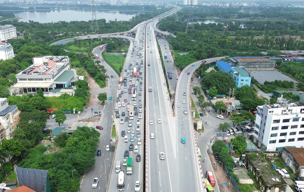 Giao thông Hà Nội thông thoáng trong chiều ngày nghỉ lễ cuối cùng dịp Quốc khánh 2/9 - Ảnh 6.