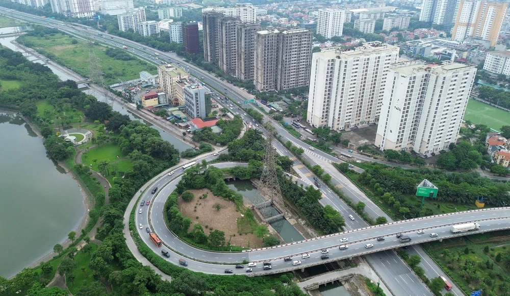 Giao thông Hà Nội thông thoáng trong chiều ngày nghỉ lễ cuối cùng dịp Quốc khánh 2/9 - Ảnh 4.