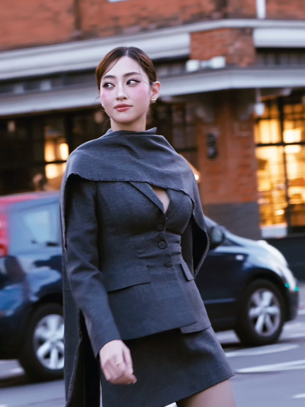 Hoa hậu Lương Thuỳ Linh gây ấn tượng tại London Fashion Week 2025  - Ảnh 6.