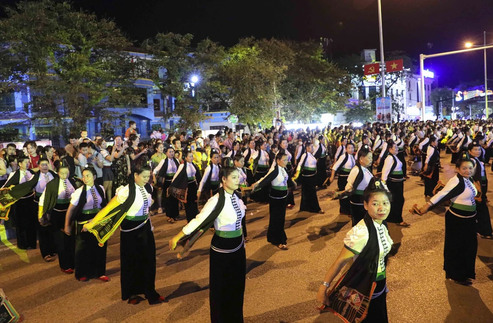 Đặc sắc Lễ hội đường phố “Tinh hoa Tây Bắc” - Ảnh 2.