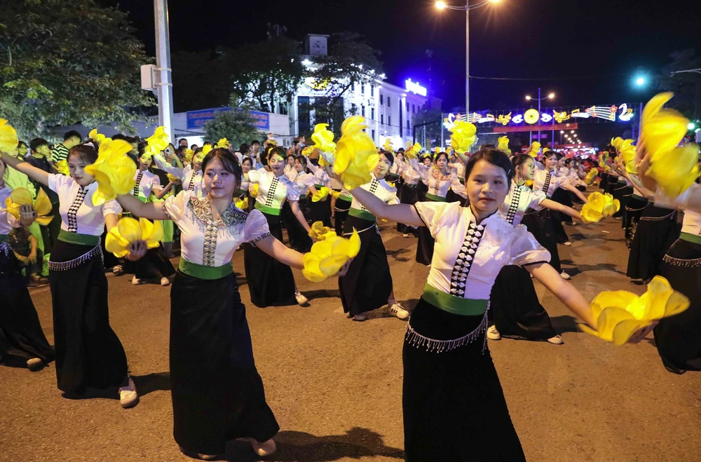 Đặc sắc Lễ hội đường phố “Tinh hoa Tây Bắc” - Ảnh 7.