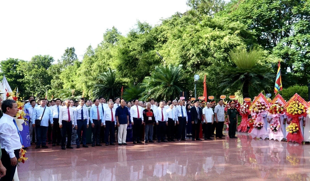 Tưởng nhớ và tri ân công lao của anh hùng dân tộc Quang Trung - Nguyễn Huệ - Ảnh 3.