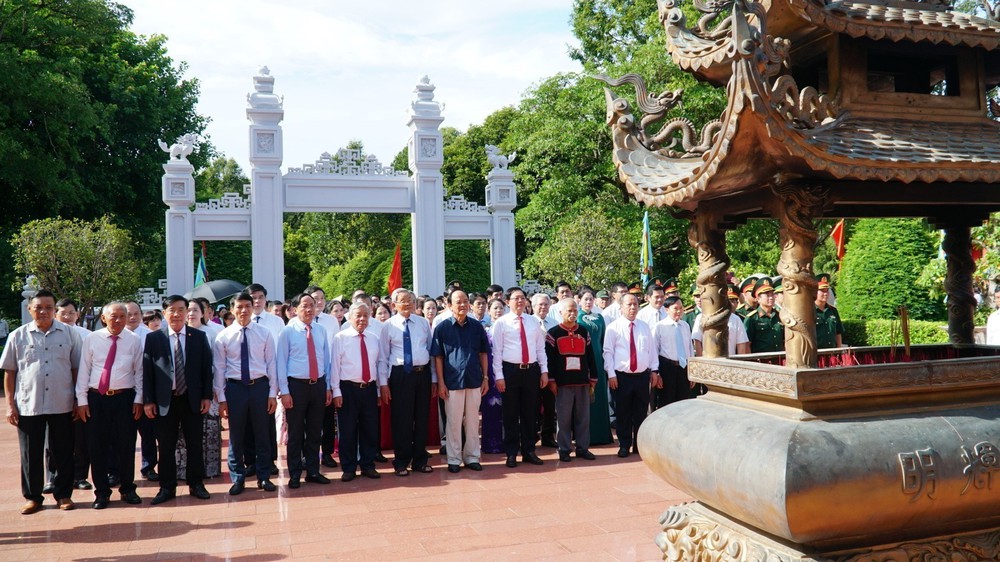 Tưởng nhớ và tri ân công lao của anh hùng dân tộc Quang Trung - Nguyễn Huệ - Ảnh 2.
