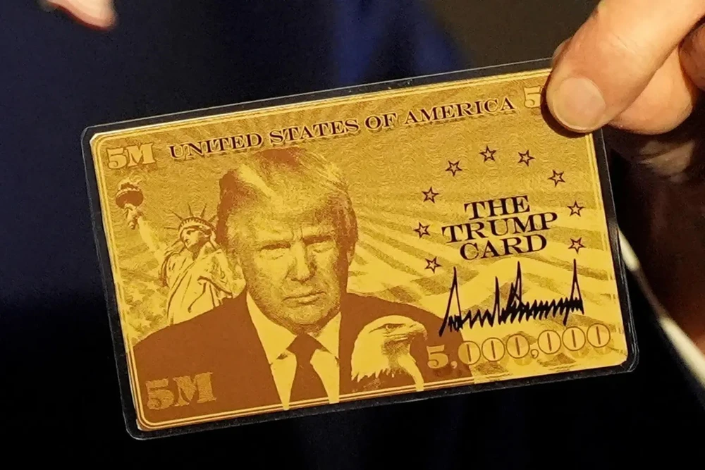 Tổng thống Trump cải cách quy định nhập cư theo hướng ưu tiên người có tiền - Ảnh 2.