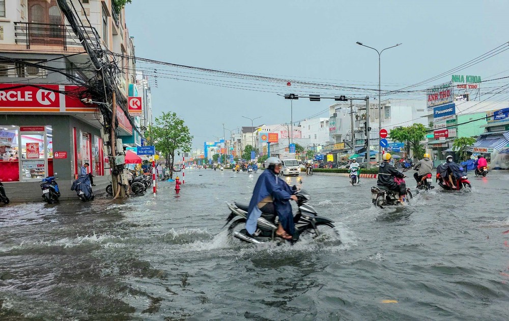 Thời tiết ngày 21/9: Từ Nam Quảng Trị đến Khánh Hòa và Bắc Bộ có mưa to cục bộ - Ảnh 4.