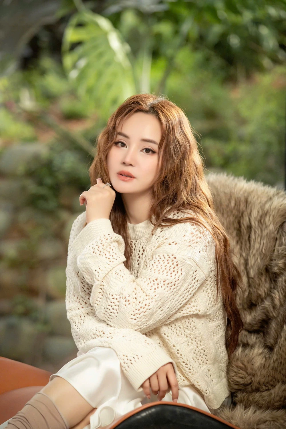 Vy Oanh chạm trái tim khán giả trong MV ballad mới - Ảnh 2.