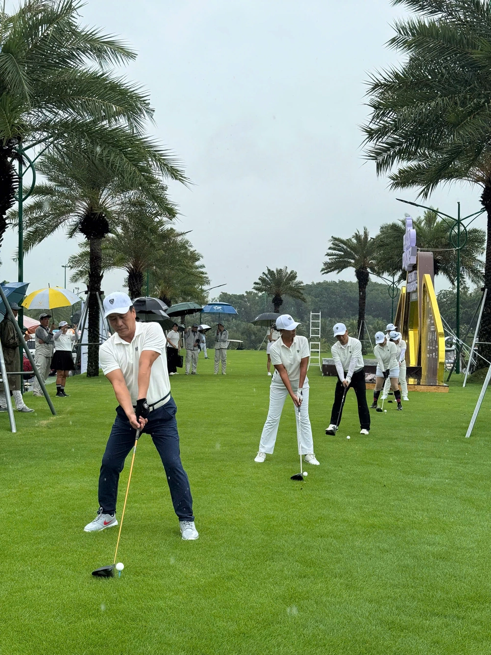 Sôi nổi ngày khai mạc Giải Golf Kohble Championship - Tranh Cúp Báo Thể Thao & Văn Hóa  - Ảnh 6.