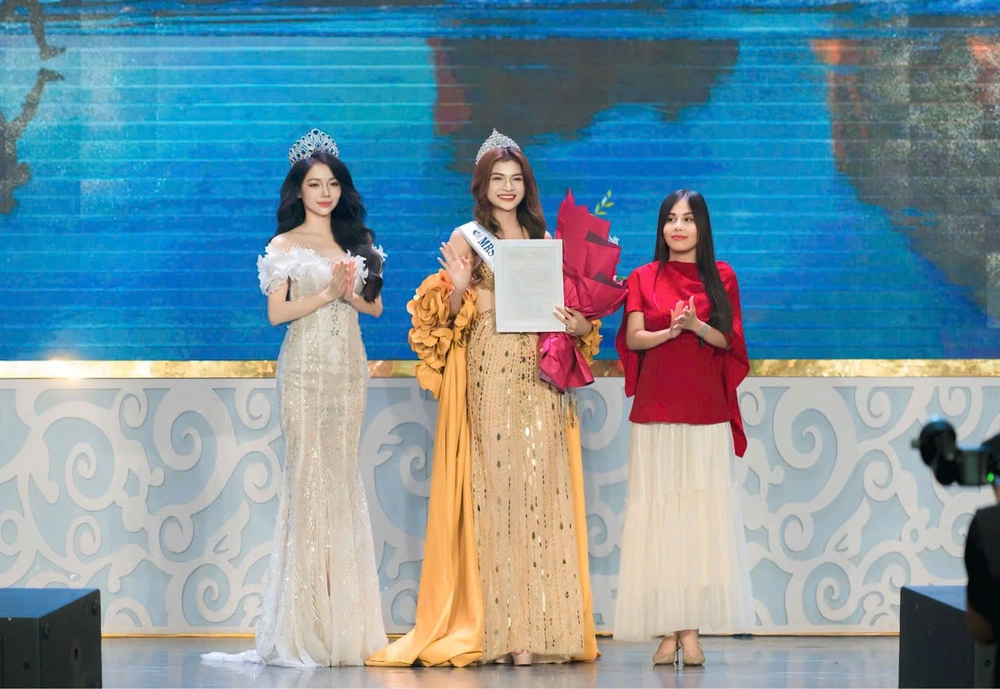 Hoa hậu Mạc Minh dự thi Mrs Tourism 2025 tại Dubai - Ảnh 3.