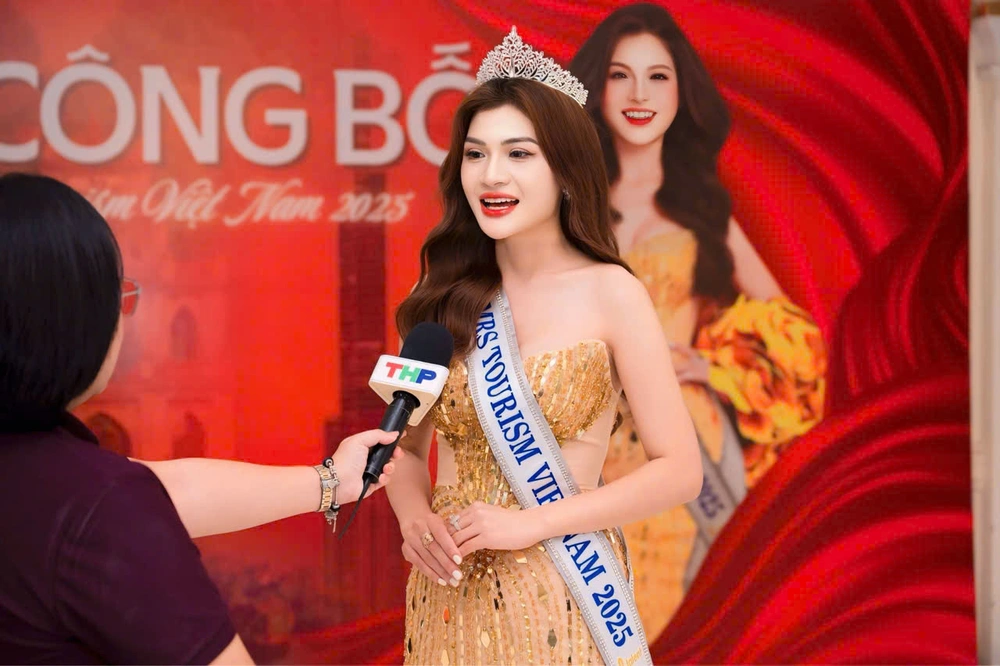 Hoa hậu Mạc Minh dự thi Mrs Tourism 2025 tại Dubai - Ảnh 4.