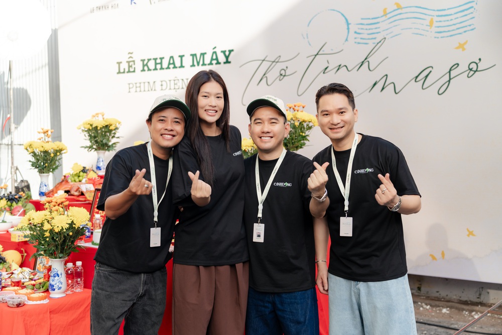 Lê Thiện Viễn và dàn diễn viên khai máy với &quot;Thơ tình gửi ma-sơ&quot; - Ảnh 1.