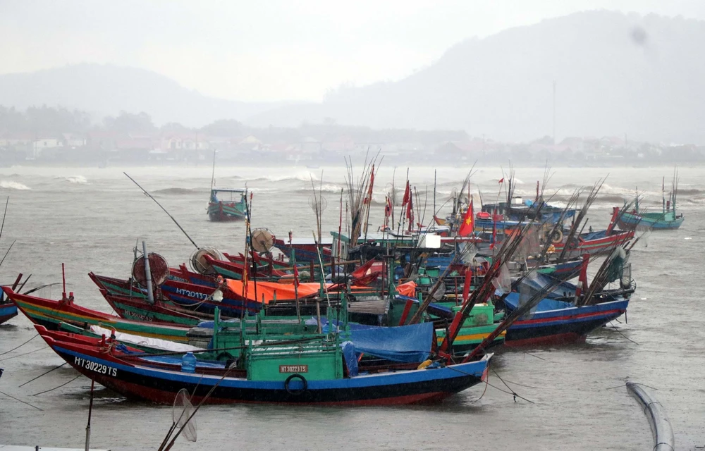 Chủ động ứng phó bão Ragasa, bảo đảm an toàn cho người và phương tiện tham gia giao thông - Ảnh 2.