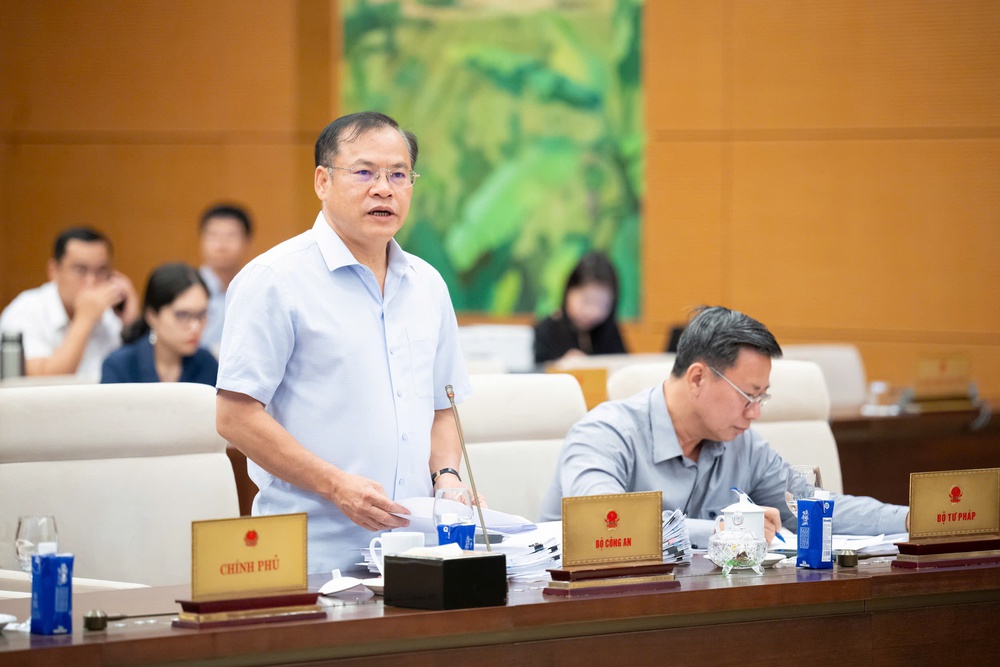 Phiên họp thứ 49, Ủy ban Thường vụ Quốc hội: Sửa đổi, bổ sung các luật về an ninh, trật tự gắn với cắt giảm thủ tục hành chính, phân cấp, phân quyền - Ảnh 2.