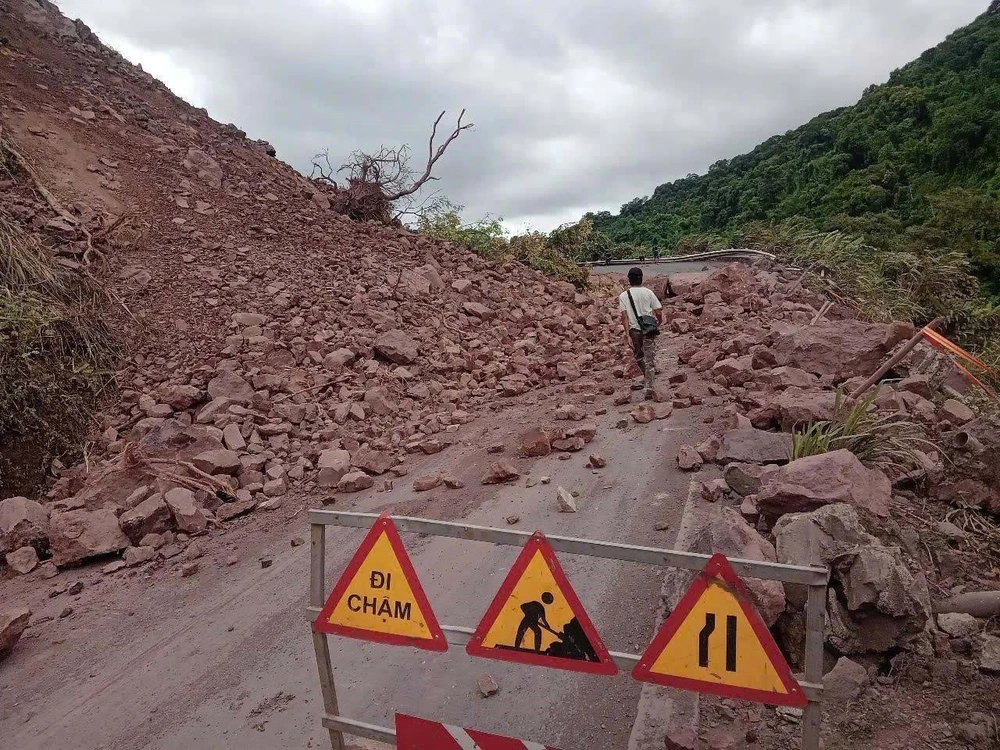 Tiến sĩ Mai Văn Khiêm: Dự báo bão số 9 sẽ giảm cấp khi vào vịnh Bắc bộ, gây mưa lớn cho khu vực Bắc Bộ, Bắc Trung Bộ - Ảnh 6.
