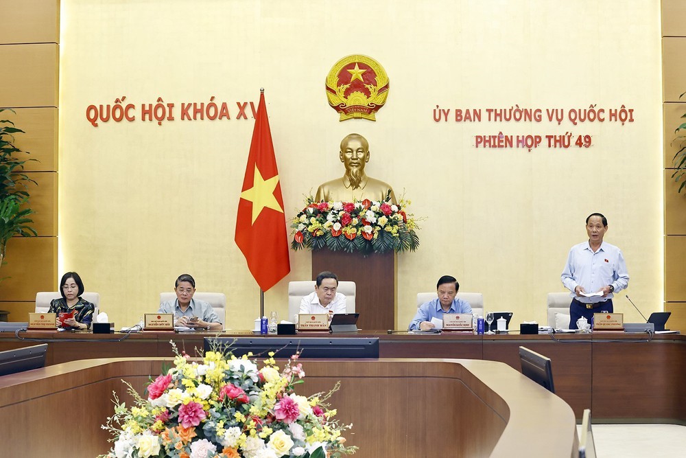Phiên họp thứ 49, Ủy ban Thường vụ Quốc hội: Sửa đổi, bổ sung các luật về an ninh, trật tự gắn với cắt giảm thủ tục hành chính, phân cấp, phân quyền - Ảnh 4.