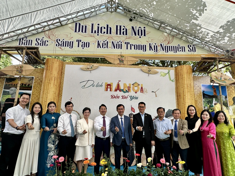 Hà Nội thúc đẩy hợp tác du lịch với các tỉnh miền Trung - Tây Nguyên - Ảnh 1.