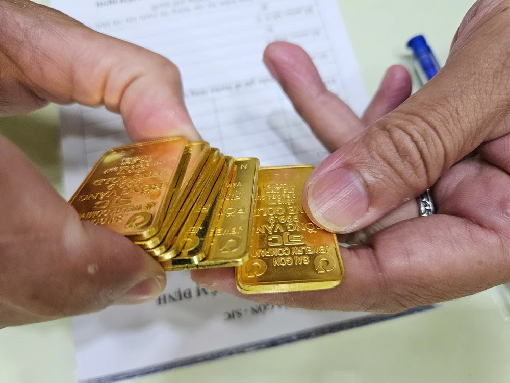 Giá vàng hôm nay 24/9: Vàng miếng giảm nhẹ, vàng nhẫn giữ nguyên  - Ảnh 1.