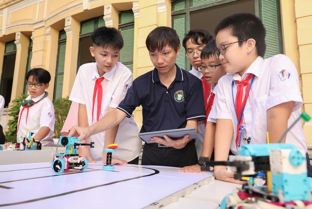 Đề xuất sáp nhập các trường mầm non, phổ thông quy mô nhỏ, dưới chuẩn - Ảnh 2.
