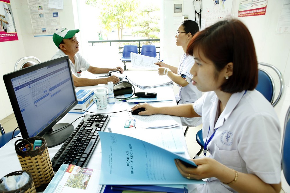 Ứng phó bão số 9: Hà Nội tổ chức trực 24/24h - Ảnh 1.