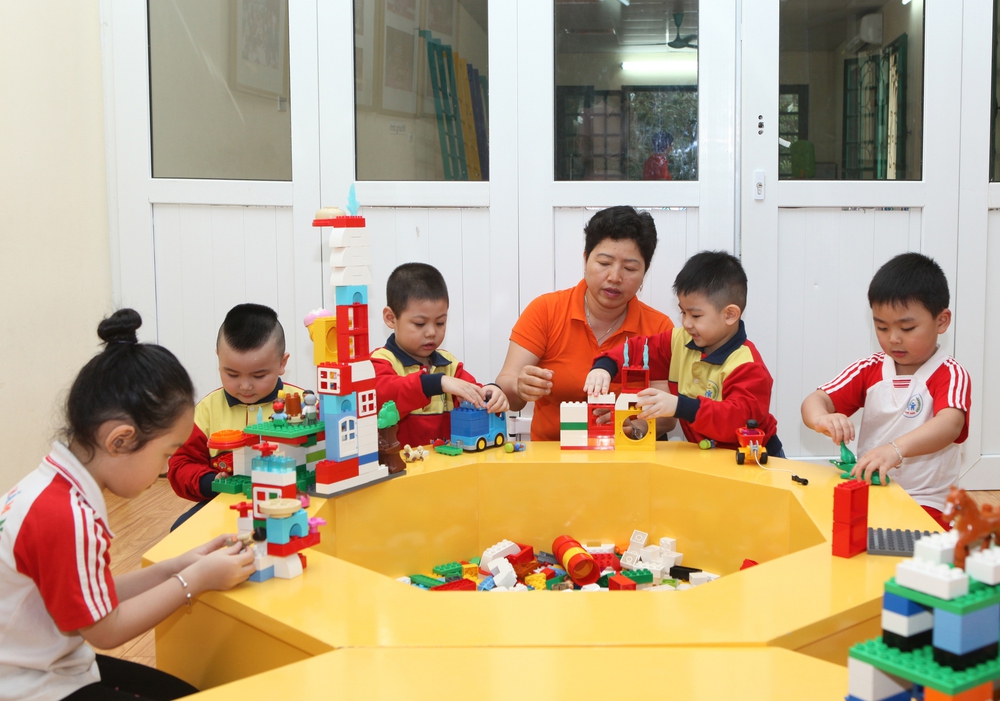 Đề xuất sáp nhập các trường mầm non, phổ thông quy mô nhỏ, dưới chuẩn - Ảnh 1.