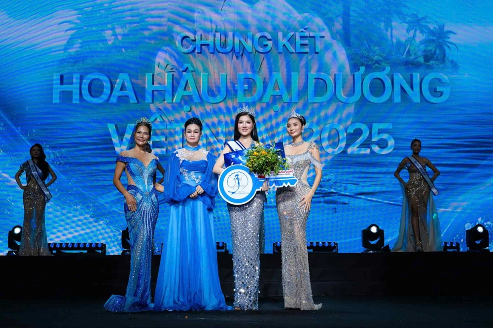 Diễm Châu: Từ cô gái rụt rè đến danh hiệu Á hậu Đại dương Việt Nam - Ảnh 3.