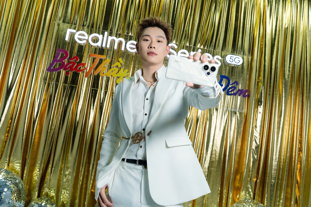Đại sứ thương hiệu Dương Domic khuấy động buổi ra mắt realme 15 Series - Ảnh 3.