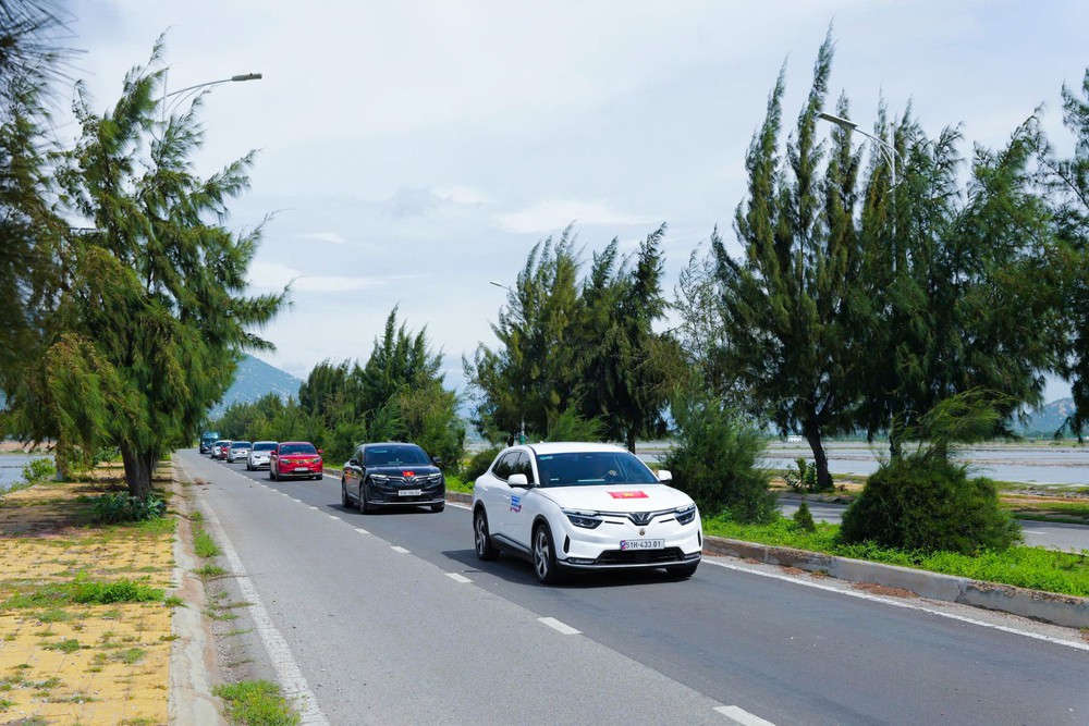 200 xe ô tô VinFast khởi hành xuyên Việt trong hành trình Wonder Trip 2025 - Ảnh 2.