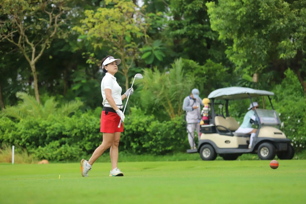 Ấn tượng golfer nữ xinh đẹp tô điểm cho thành công của Kohble Championship - Cúp Báo Thể thao & Văn hóa 2025 - Ảnh 5.