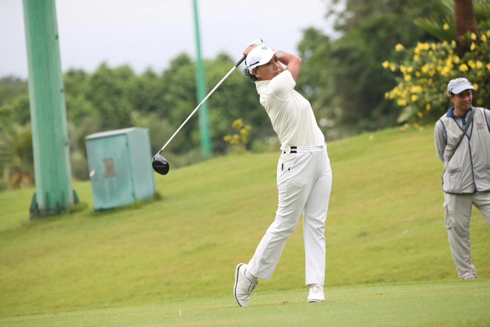 Ấn tượng golfer nữ xinh đẹp tô điểm cho thành công của Kohble Championship - Cúp Báo Thể thao & Văn hóa 2025 - Ảnh 2.