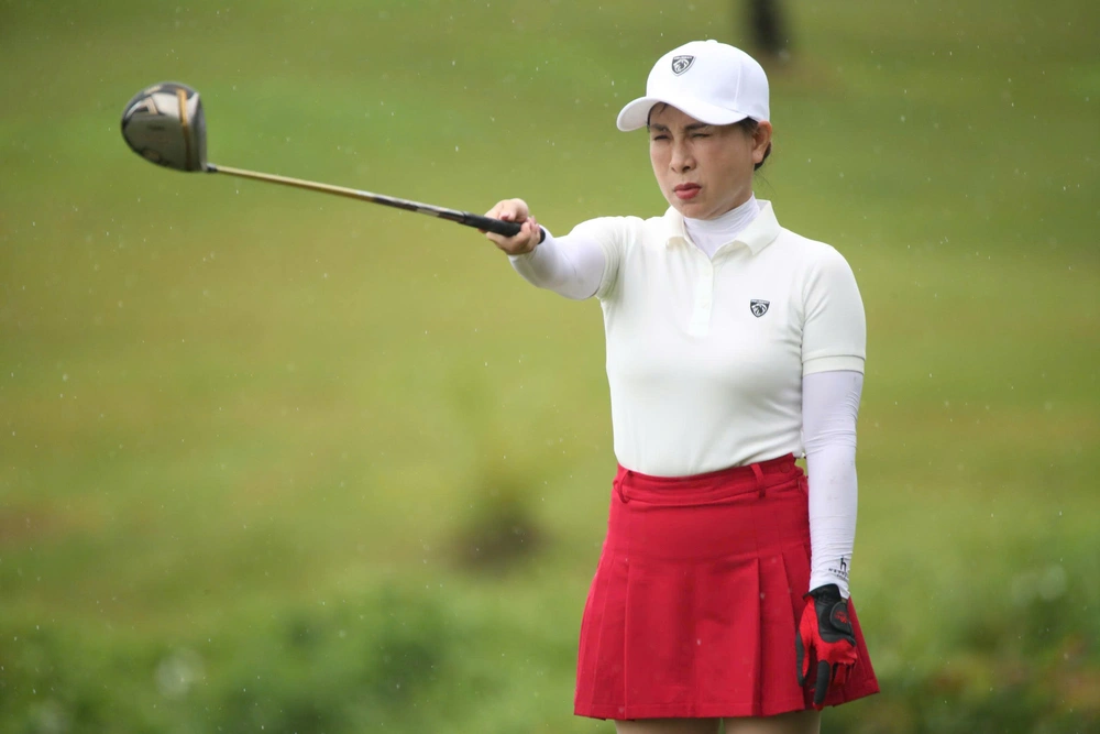 Ấn tượng golfer nữ xinh đẹp tô điểm cho thành công của Kohble Championship - Cúp Báo Thể thao & Văn hóa 2025 - Ảnh 9.