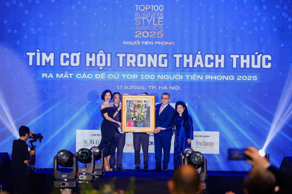 Đêm hội doanh nhân và ngoại giao trong khuôn khổ Top 100 Người Tiên phong 2025 - Ảnh 2.