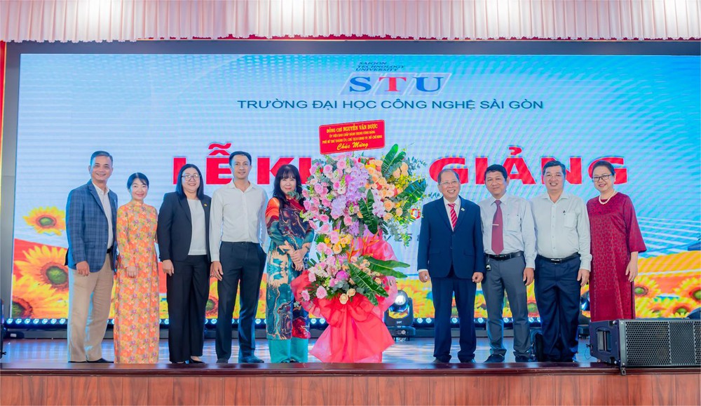 STU khai giảng năm học mới, chào đón tân sinh viên - Ảnh 1.