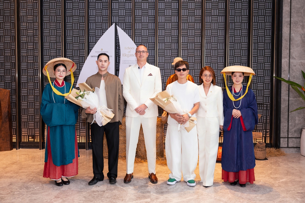 Triển lãm nghệ thuật &quot;Echoes of Elegance&quot; tôn vinh di sản Việt Nam - Ảnh 1.