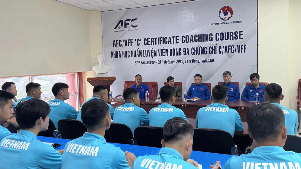 Tin nóng bóng đá Việt Nam hôm nay 28/9: HLV Anh Đức nhận lỗi khi Becamex TP.HCM thua ngược; AFC ra thông cáo về quyết định của FIFA đối với LĐBĐ Malaysia - Ảnh 2.