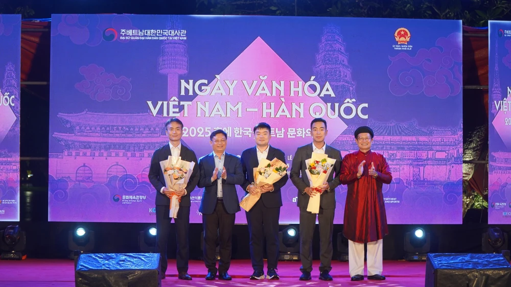 Ngày Văn hóa Việt Nam - Hàn Quốc tại Huế - Ảnh 1.