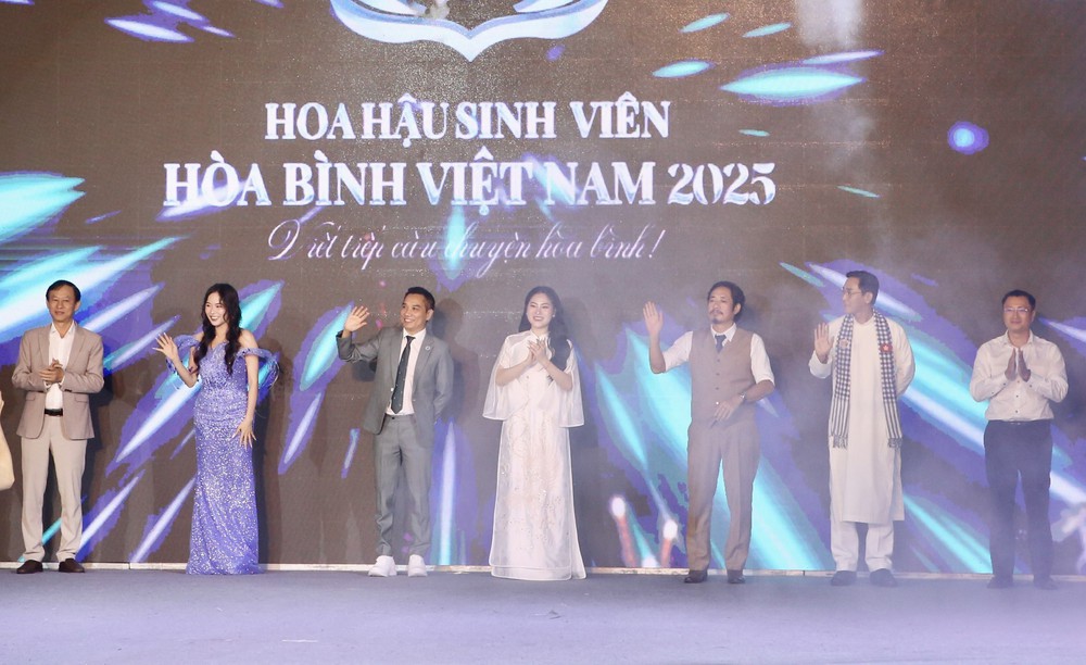 vnapotalkhoidongcuocthihoahausinhvienhoabinhvietnam20258301111-17589853411431551993113.jpg