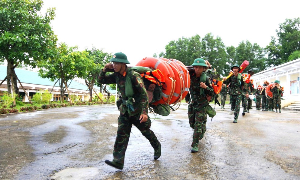 Quảng Trị chủ động ứng phó bão số 10 và mưa lớn - Ảnh 1.