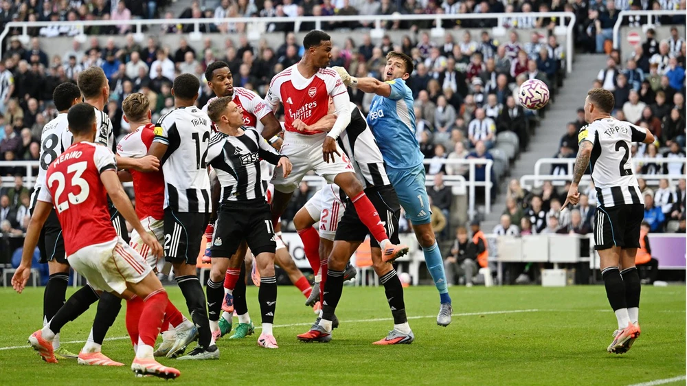 Arsenal ngược dòng ngoạn mục trước Newcastle - Ảnh 3.