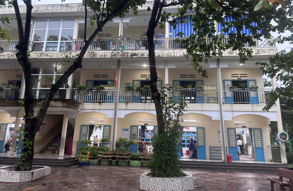 Ứng phó bão số 10: Cho học sinh, sinh viên nghỉ học ngày 29/9 để đảm bảo an toàn - Ảnh 2.