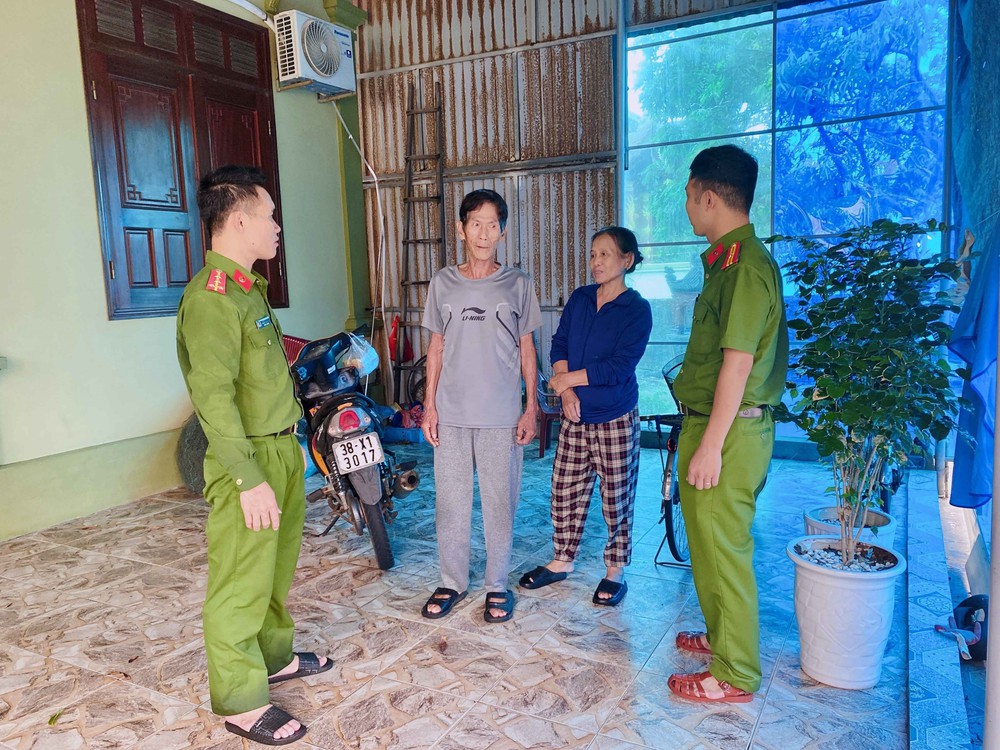 Hà Tĩnh sơ tán gần 15 nghìn người dân đến nơi an toàn trước bão số 10 - Ảnh 2.