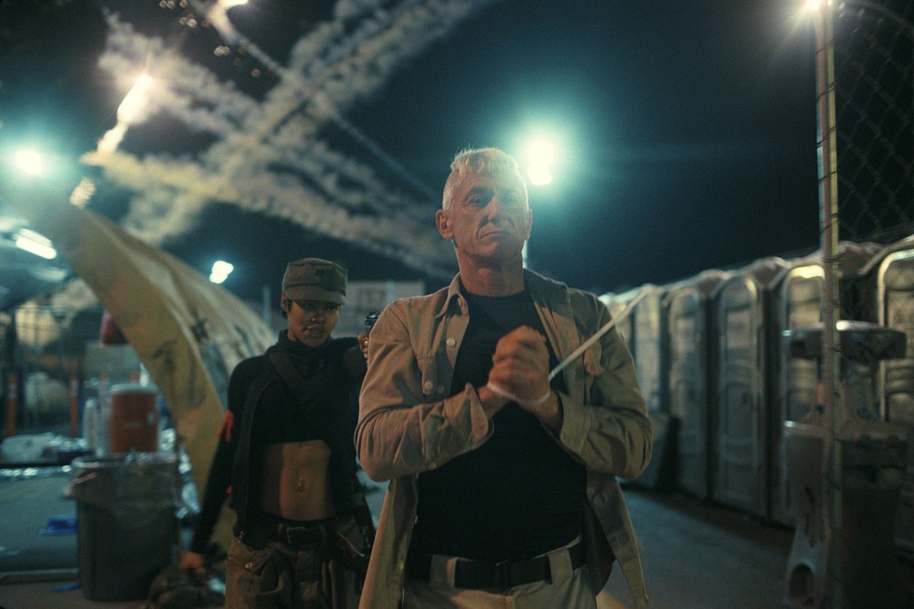 Leonardo DiCaprio ghi dấu ấn với bom tấn &quot;One Battle After Another&quot; - Ảnh 4.