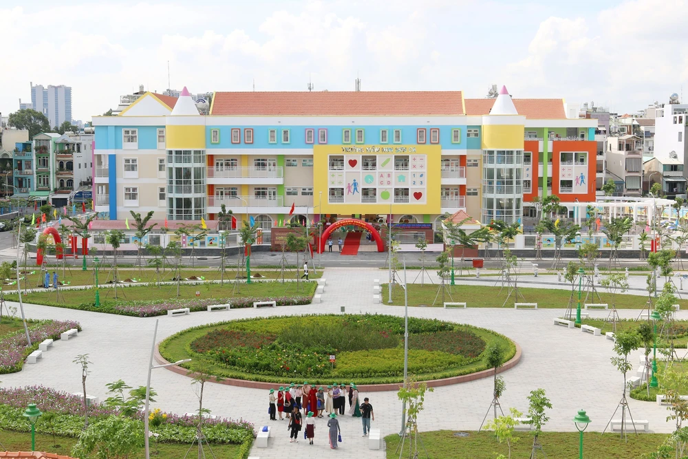 Thành phố Hồ Chí Minh thông qua Nghị quyết về mức hỗ trợ học phí đối với trẻ em, học sinh từ năm học 2025 - 2026 - Ảnh 2.