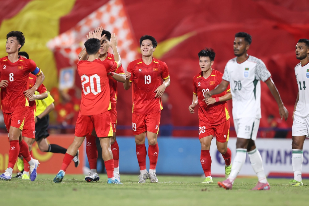 Bảng C Vòng loại U23 châu Á 2026, U23 Việt Nam 2-0 U23 Bangladesh: Nhẹ nhàng lên đỉnh bảng - Ảnh 1.