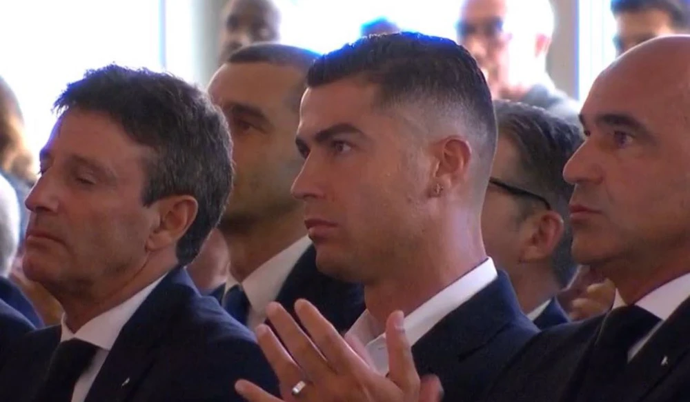 Cristiano Ronaldo và đội tuyển Bồ Đào Nha tổ chức lễ tri ân xúc động dành cho Diogo Jota - Ảnh 4.
