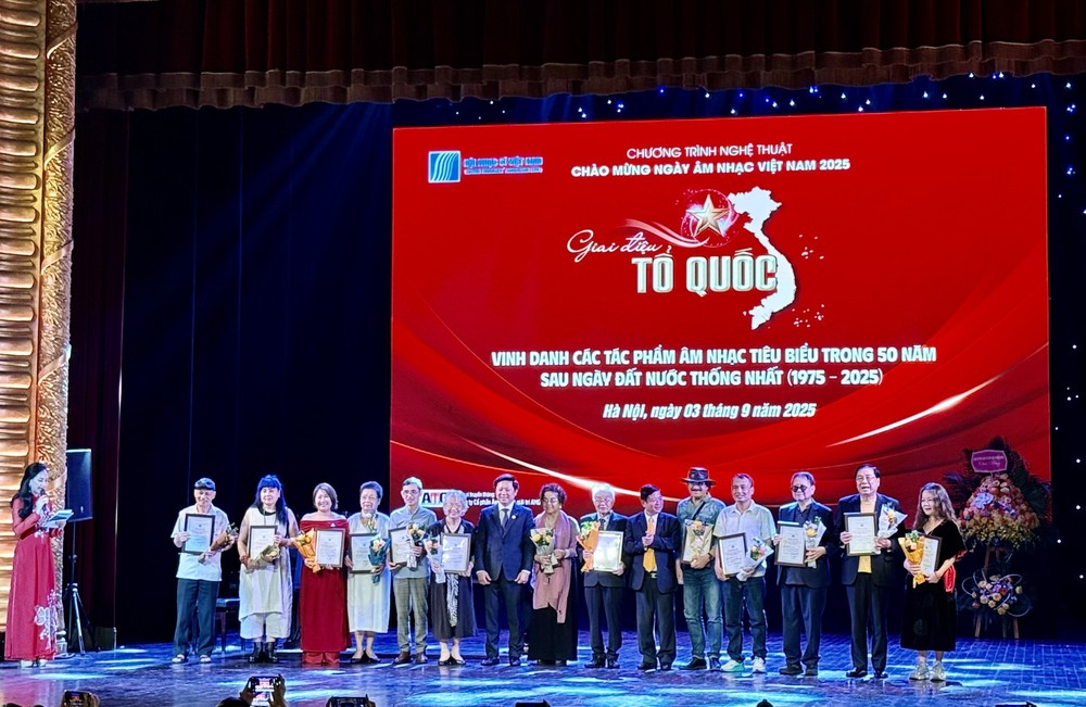 Vinh danh 55 tác phẩm âm nhạc tiêu biểu trong 50 năm sau ngày thống nhất - Ảnh 1.