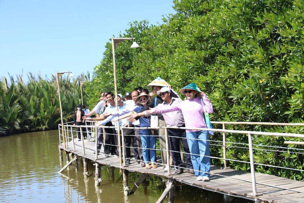 Nhiều điểm đến "hút" du khách dịp nghỉ lễ 2/9 - Ảnh 7. Nhiều điểm đến "hút" du khách dịp nghỉ lễ 2/9 - Ảnh 7.