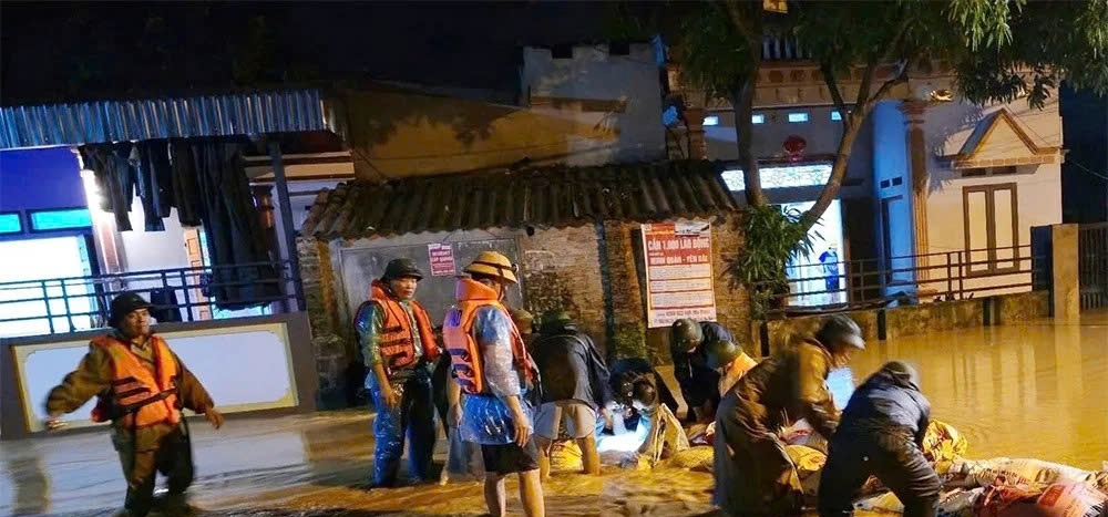 Nhiều tỉnh thành Bắc Bộ ngập sâu bởi ảnh hưởng của bão số 10 - Ảnh 9.