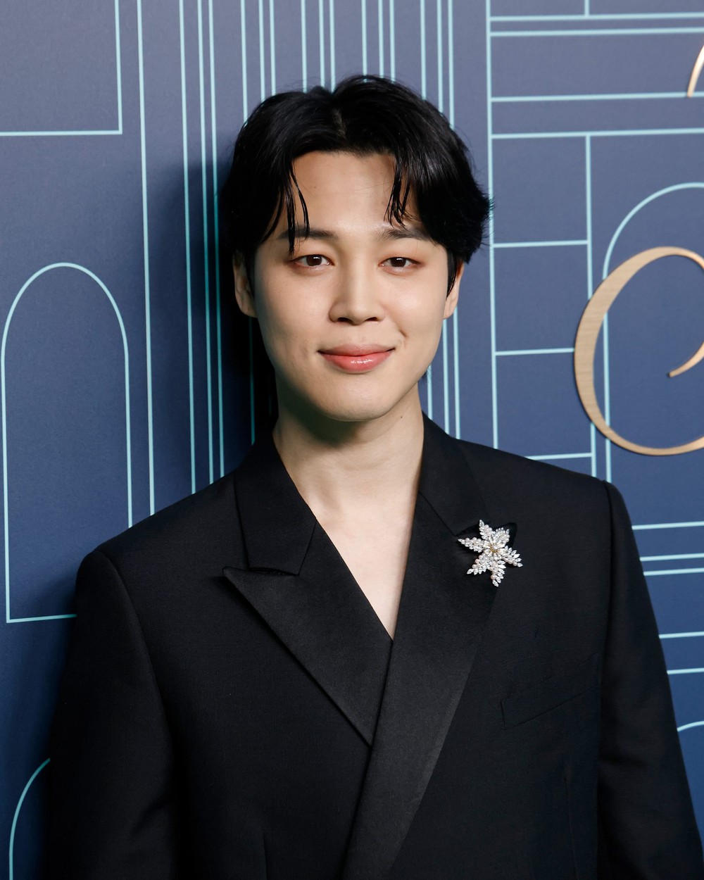 Lòng từ thiện của Jimin BTS: Ngọn lửa sưởi ấm tâm hồn - Ảnh 1.